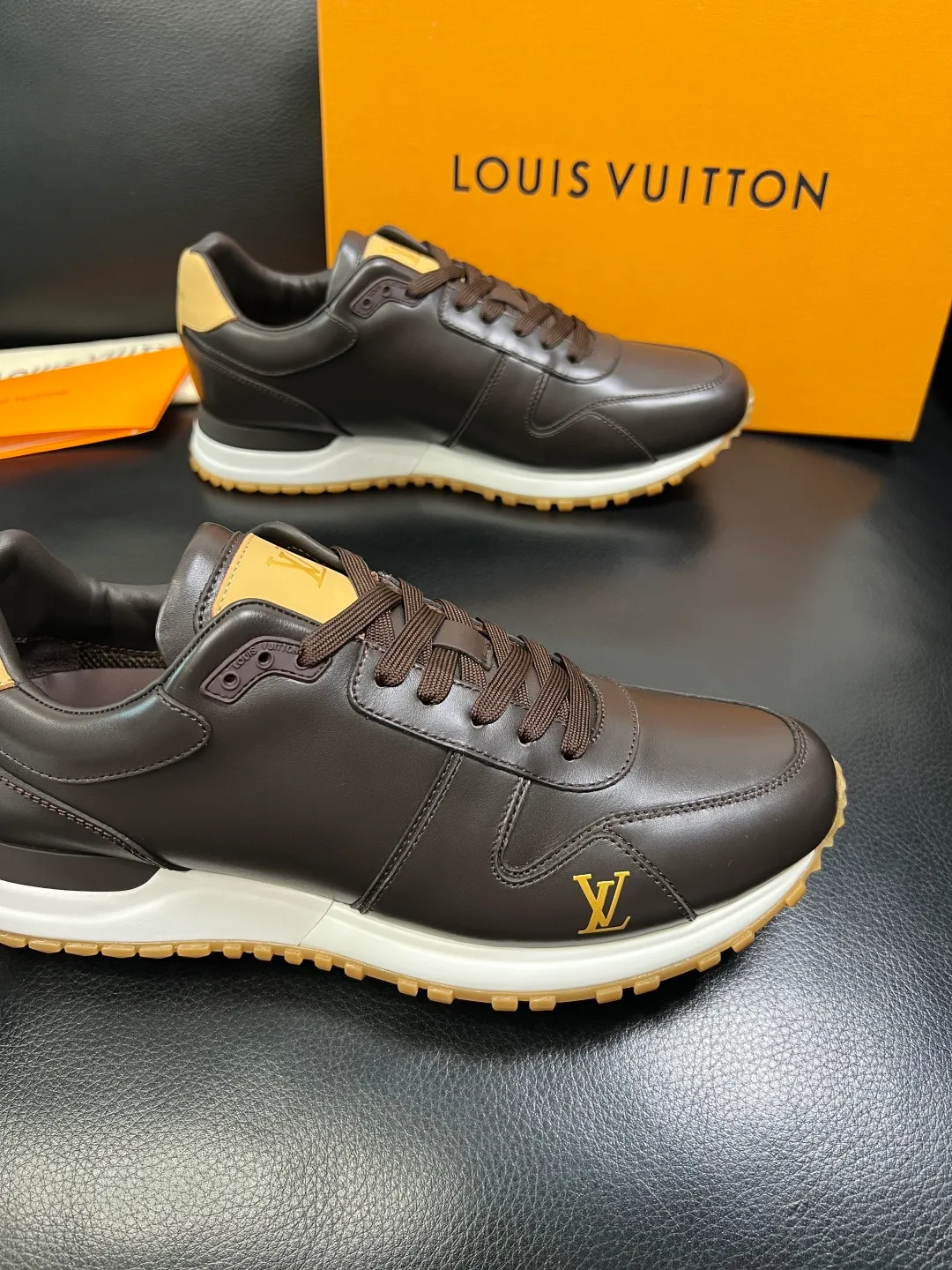 Men's shoes 💰740 Lv high quality top handicrafts Louis Vuitton, counters are equipped with the original factory, the uppers are imported from Italy, high-quality splicing colorful complex crafts, imported cowhide lining is soft and comfortable, soles: original soles specially provided by the original factory, T men's shoes 💰U exclusive movable molded soles are super comfortable, original factory single goods, code number 39-44 (customized 45)